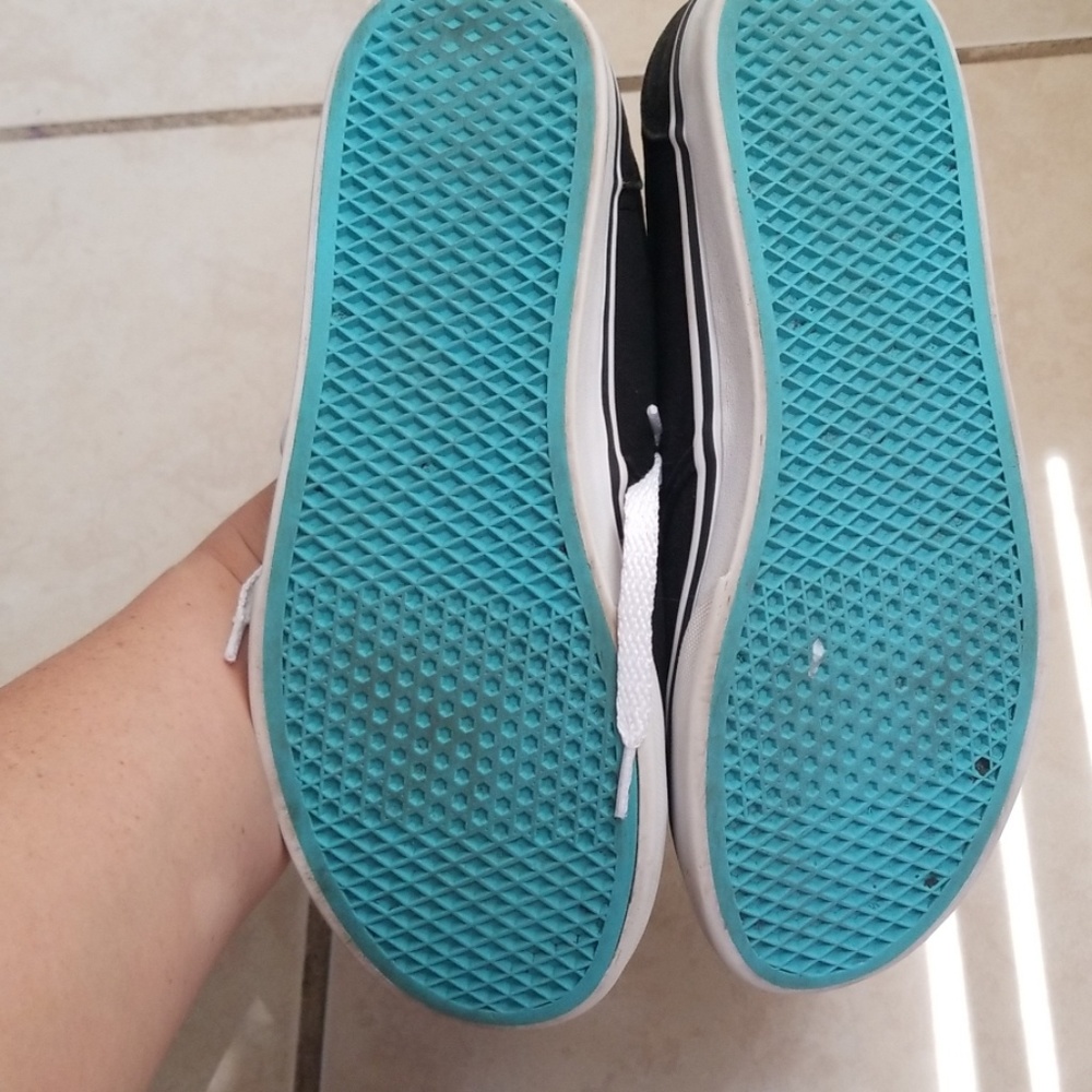 Vans - Picture 2 of 5